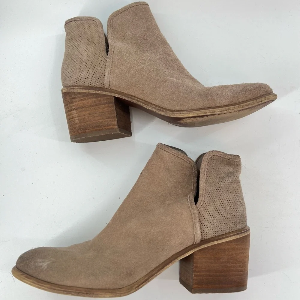 Hinge Barris Lea Gray Taupe Suede Ankle Booties Block Heel Size 8 Eight - Picture 7 of 10